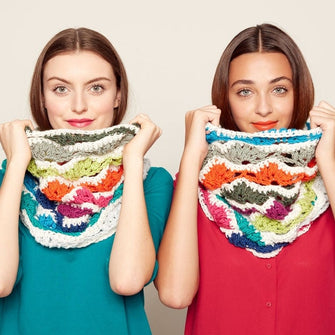 KNITTING PATTERN - Caron x Pantone Rainbow Chip Crochet Cowl